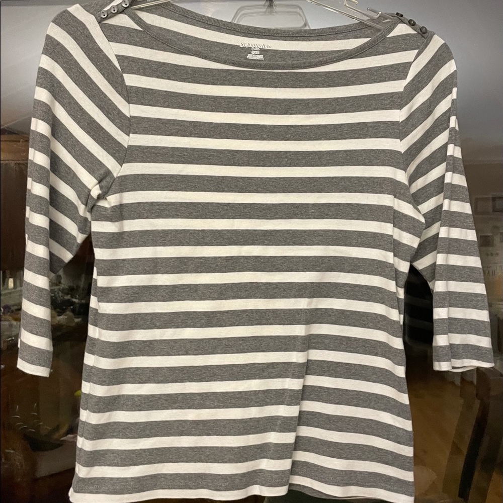 St. John’s Bay 3/4 sleeve shirt